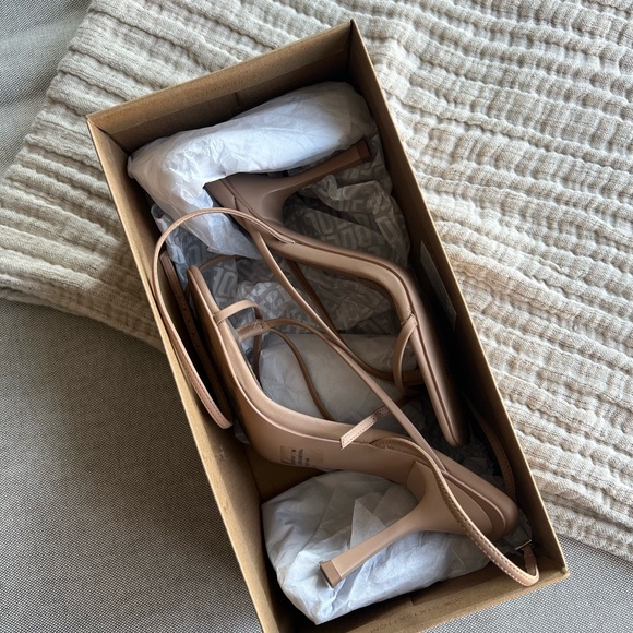 Steve Madden Annie Natural Heels - Picture 3 of 3